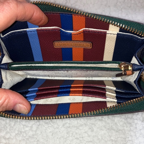 Tory Burch Multicolor Striped zip around  Wallet Excellent Condition - Picture 8 of 16